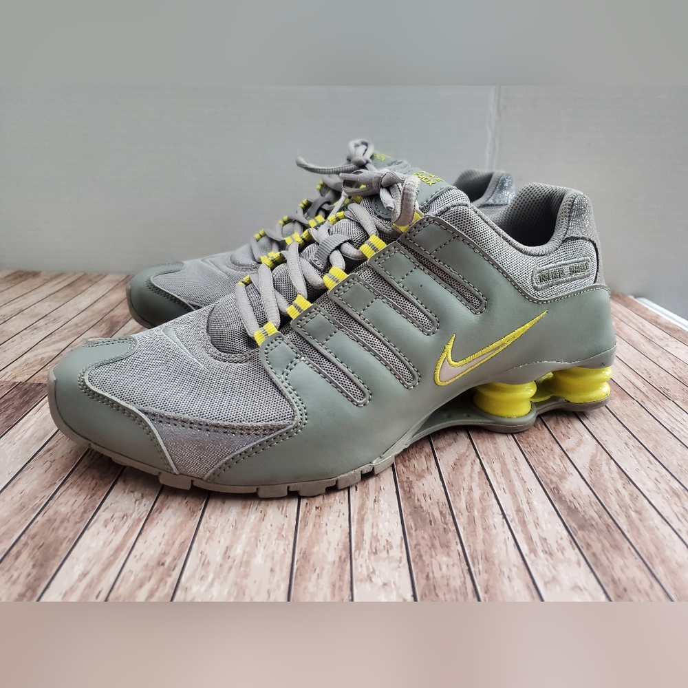 Women's Size 10 Nike Shox Grey And Yellow Athletic Shoes - Picture 9 of 9